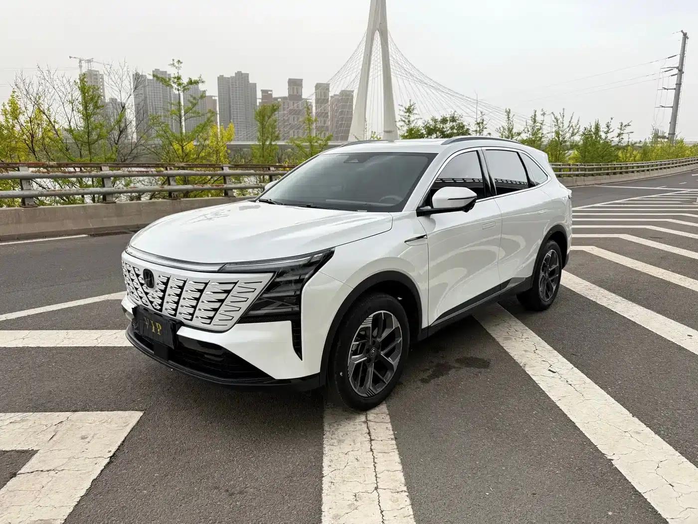 Changan CS75PLUS 2025 Fourth Generation 1.5T New Blue Whale Smart Whale Edition — миниатюра 1
