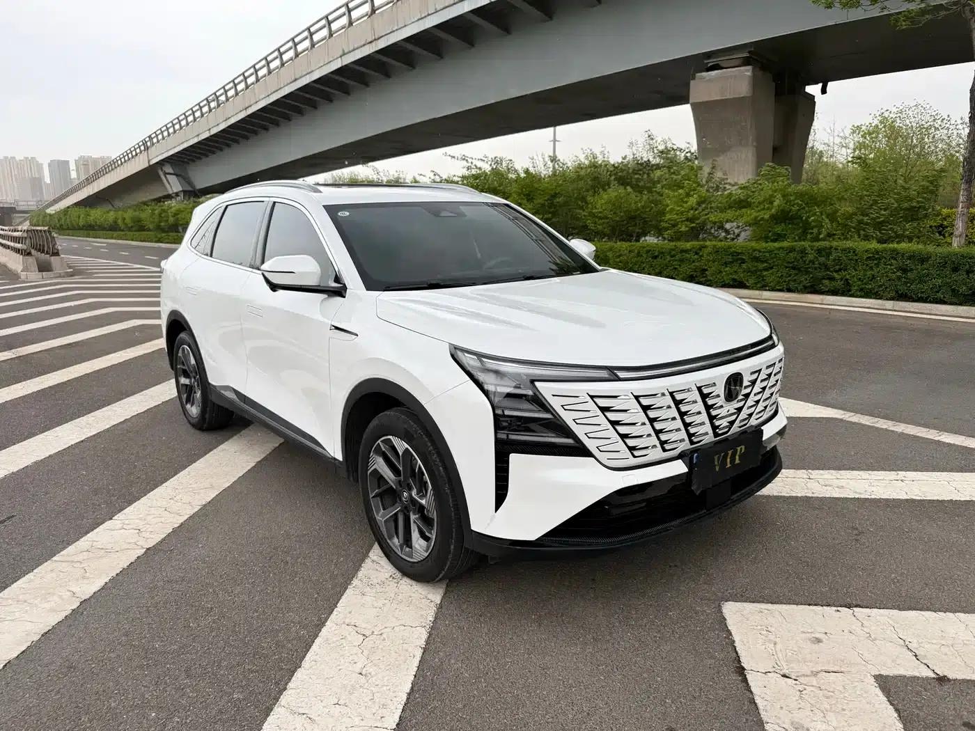 Changan CS75PLUS 2025 Fourth Generation 1.5T New Blue Whale Smart Whale Edition — миниатюра 3