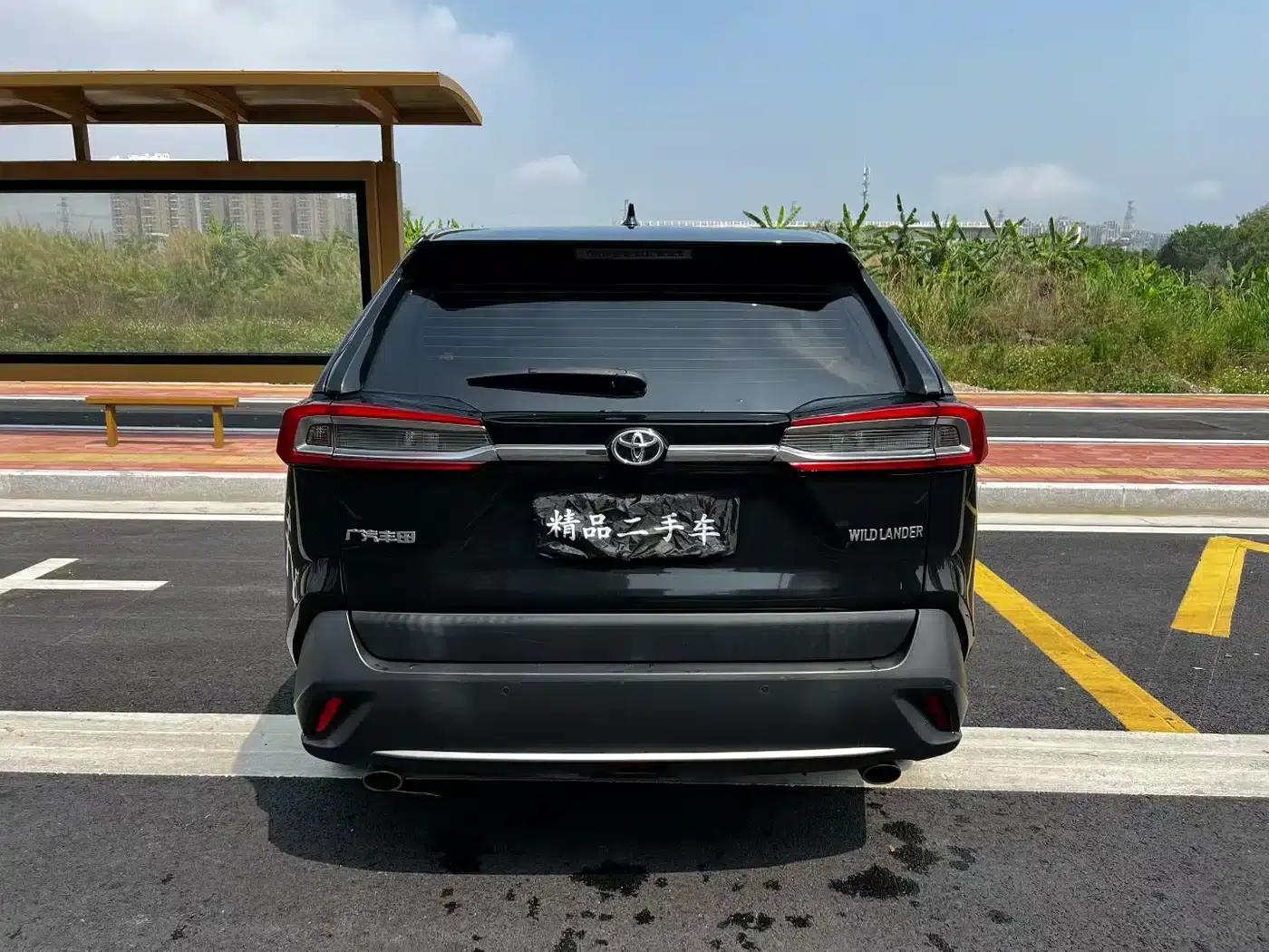2020 Toyota RAV4 2.0L CVT 2WD Premium Edition — миниатюра 8