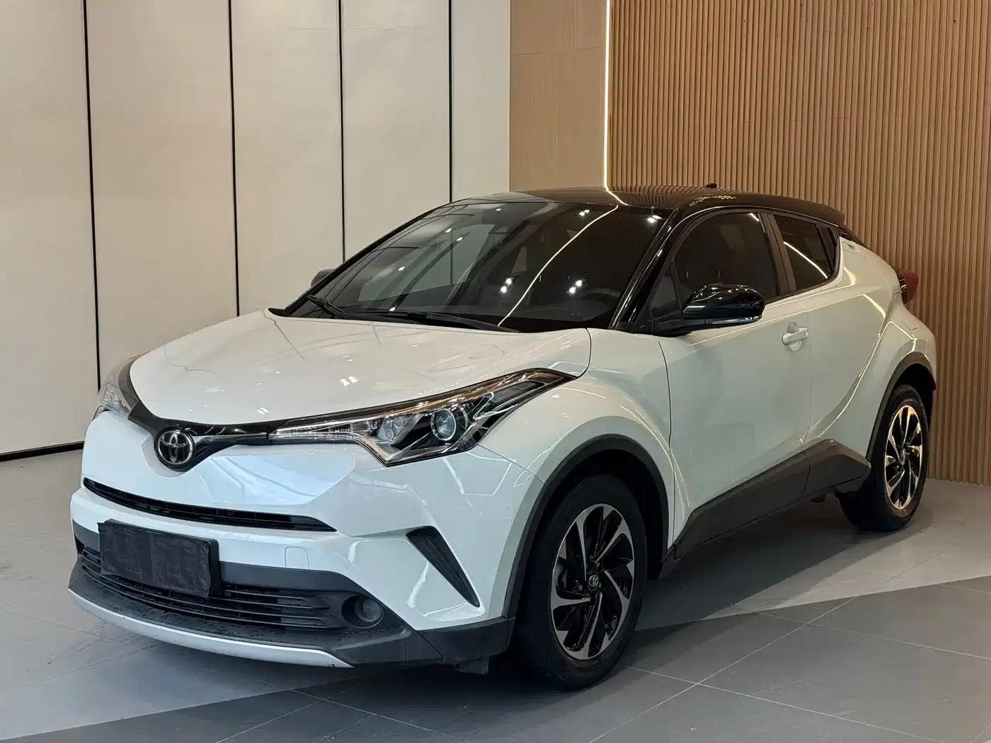 2020 Toyota IZOA 2.0L Enjoy Edition — миниатюра 1