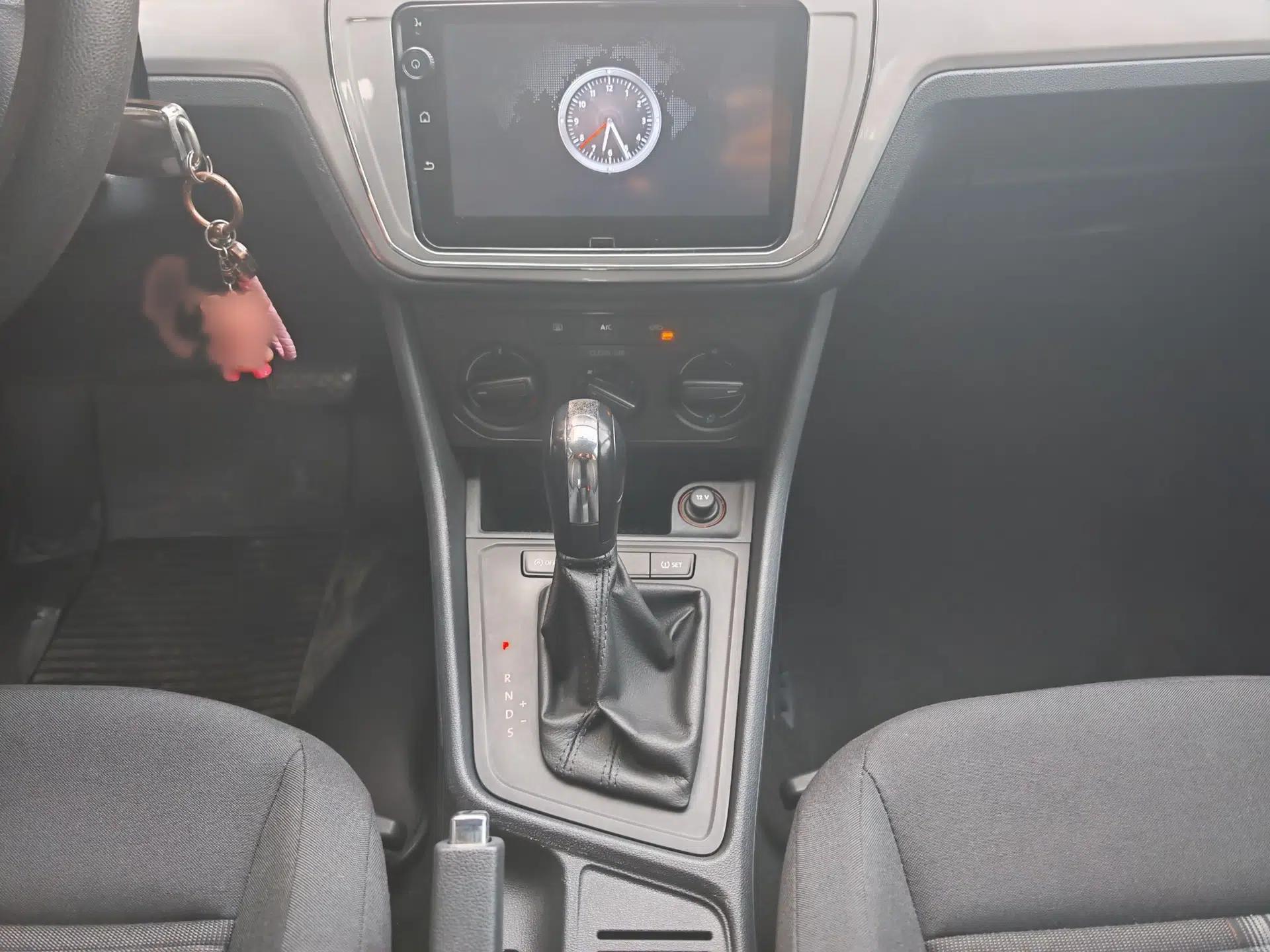 Volkswagen Lavida 2019 Lavida Start 1.5L Automatic Trendy Version China VI Standard — миниатюра 13