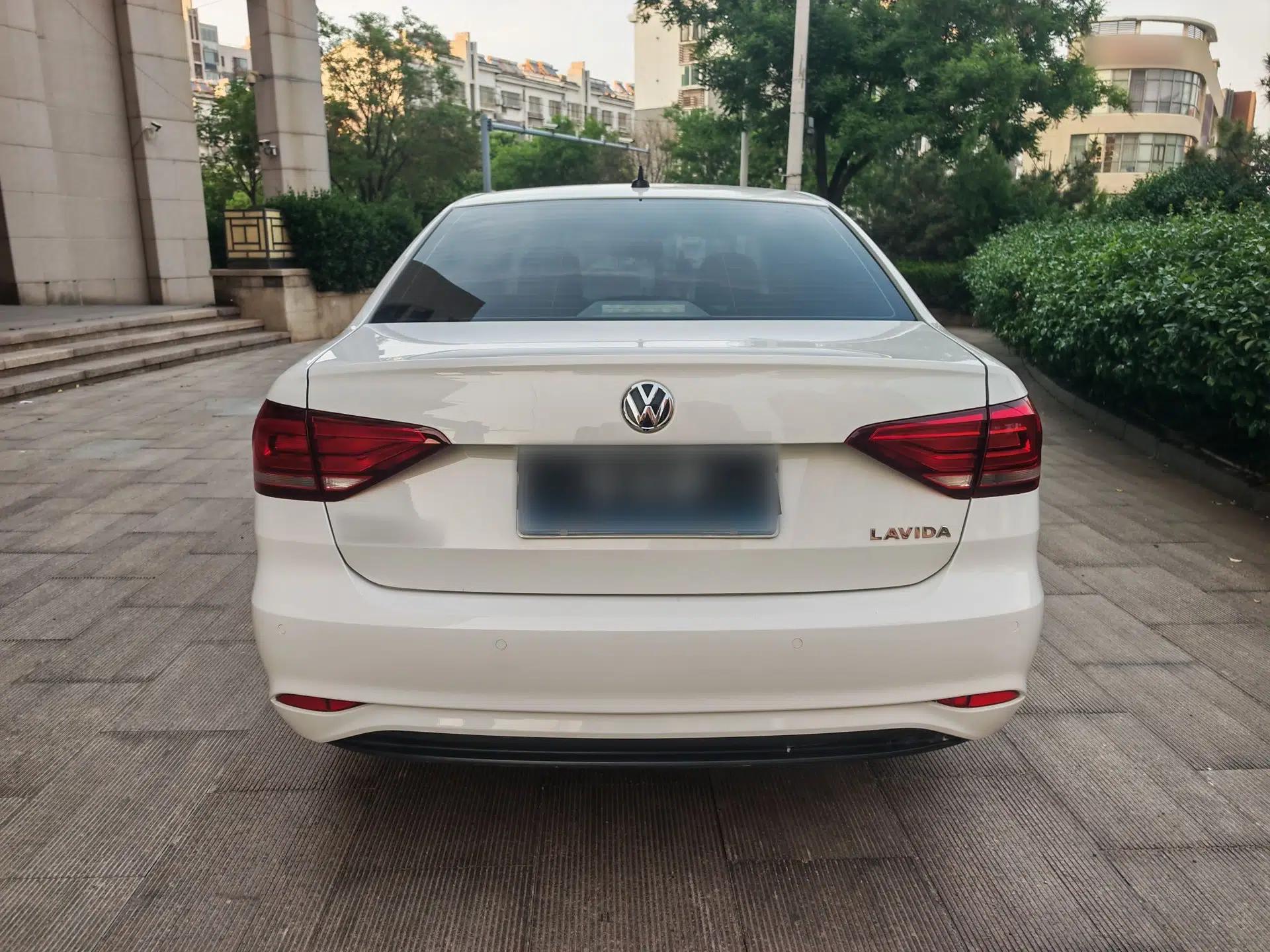 Volkswagen Lavida 2019 Lavida Start 1.5L Automatic Trendy Version China VI Standard — миниатюра 5