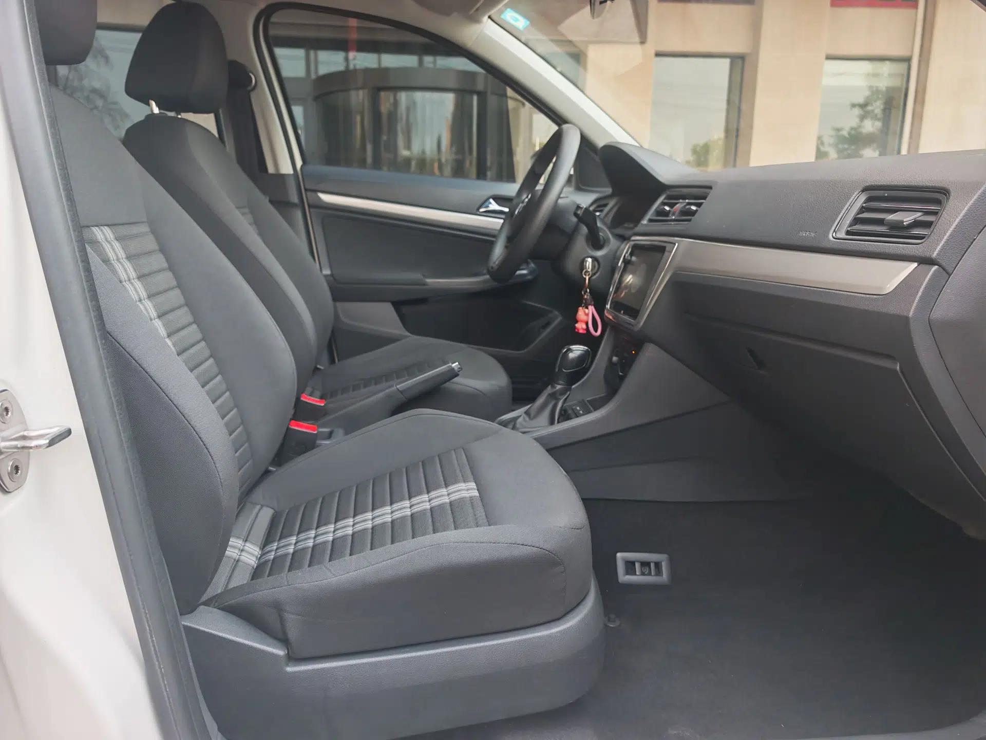 Volkswagen Lavida 2019 Lavida Start 1.5L Automatic Trendy Version China VI Standard — миниатюра 9