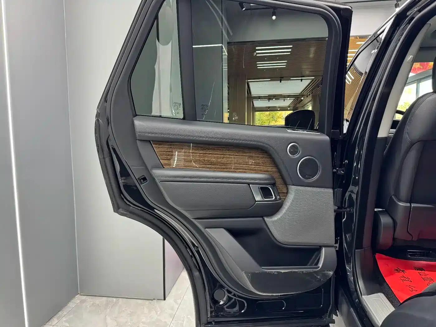 Range Rover 2018 3.0 SC V6 Grand Edition — миниатюра 28