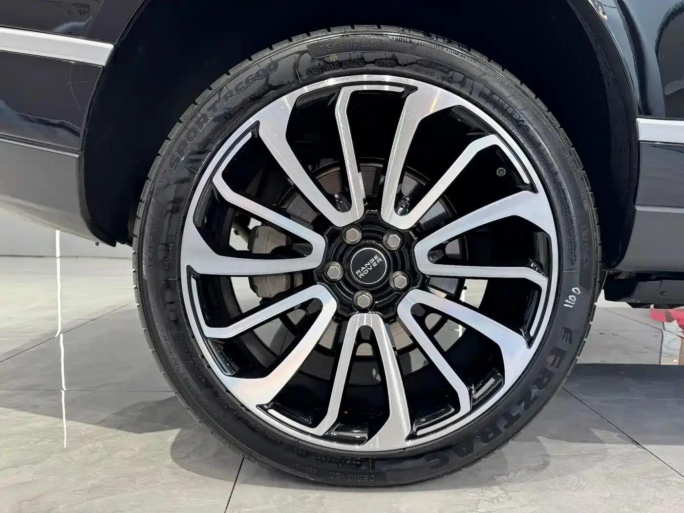 Range Rover 2018 3.0 SC V6 Grand Edition — миниатюра 33