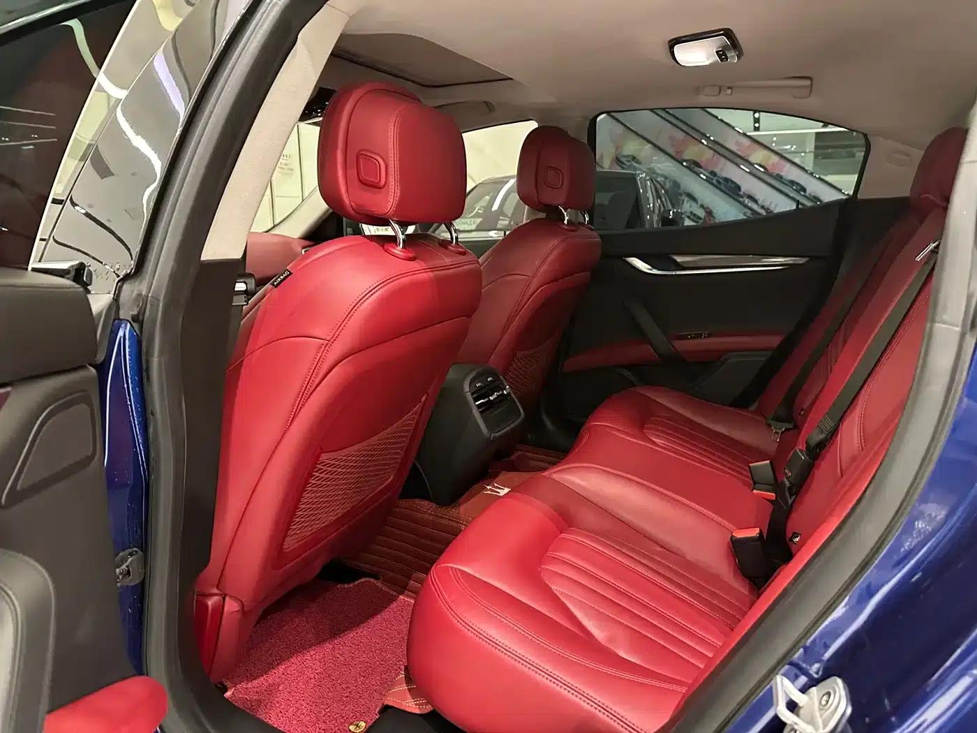 2017 Ghibli 3.0T Standard Edition — миниатюра 5