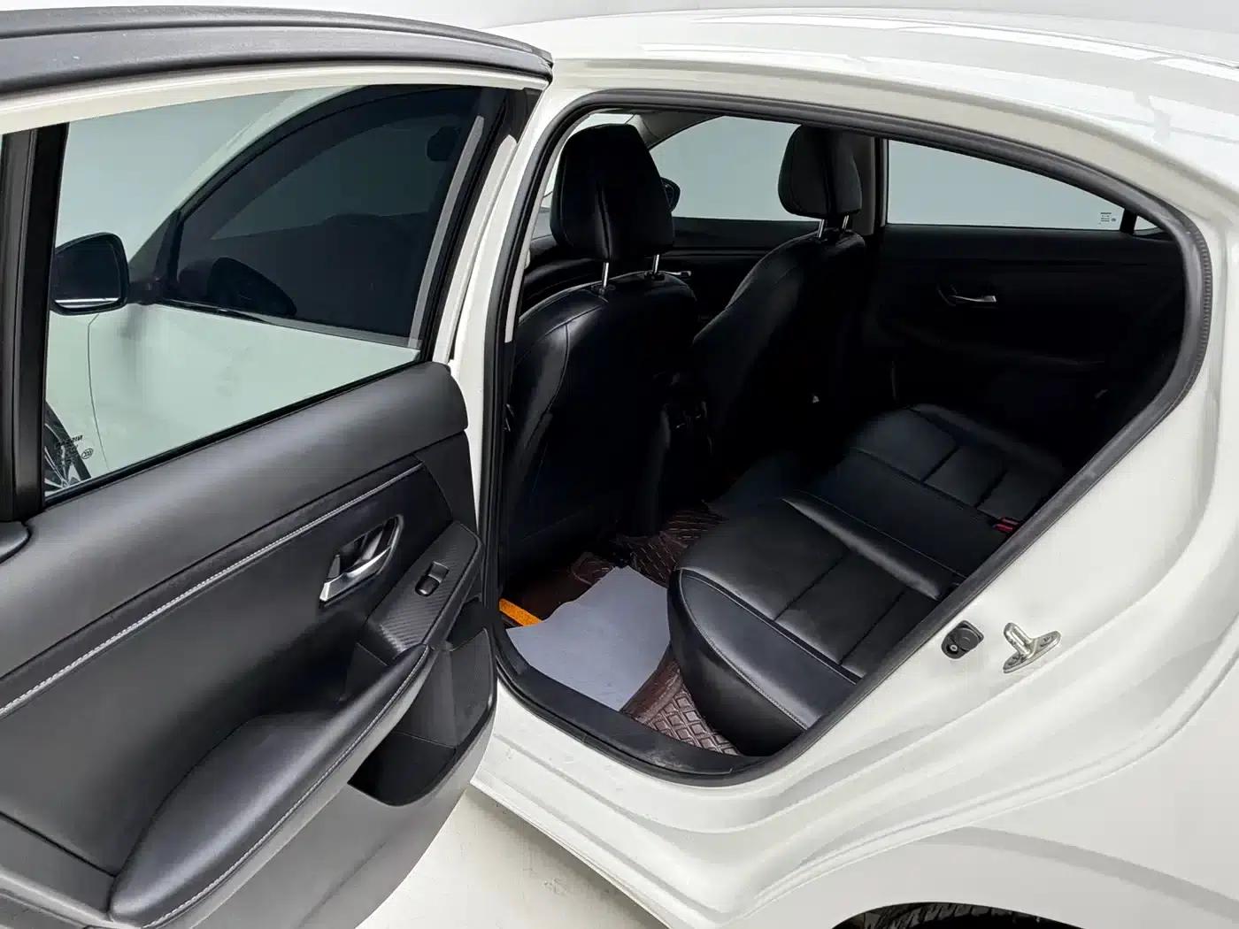 Nissan Sylphy 2022 1.6L XL CVT Enjoy Edition — миниатюра 13