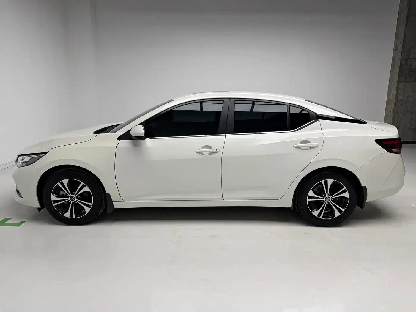 Nissan Sylphy 2022 1.6L XL CVT Enjoy Edition — миниатюра 9