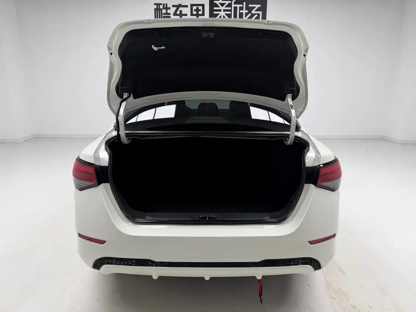 Nissan Sylphy 2022 1.6L XL CVT Enjoy Edition — миниатюра 10