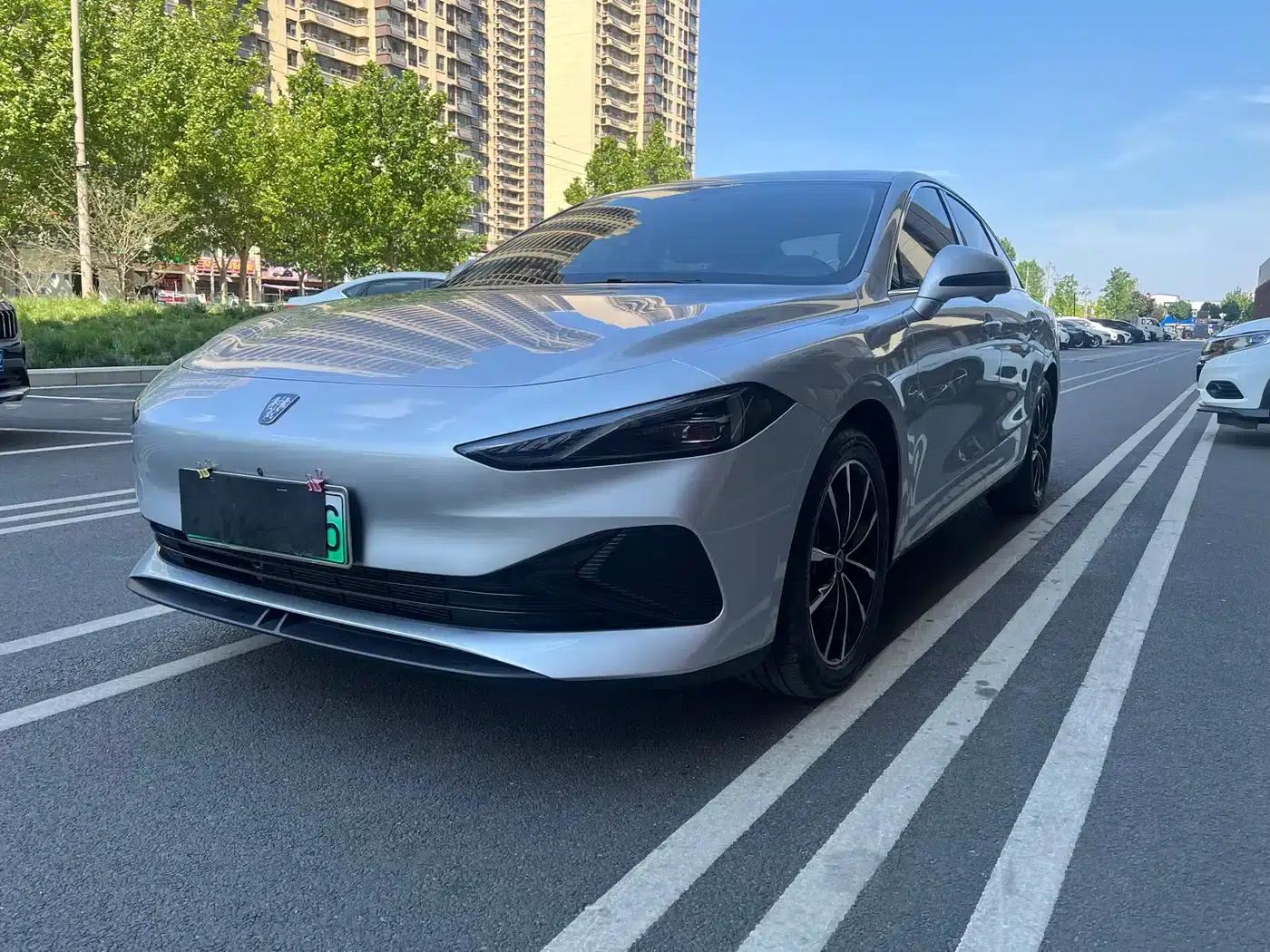 Roewe D7 2025 DMH 125km World Champion Excellence Edition — миниатюра 3