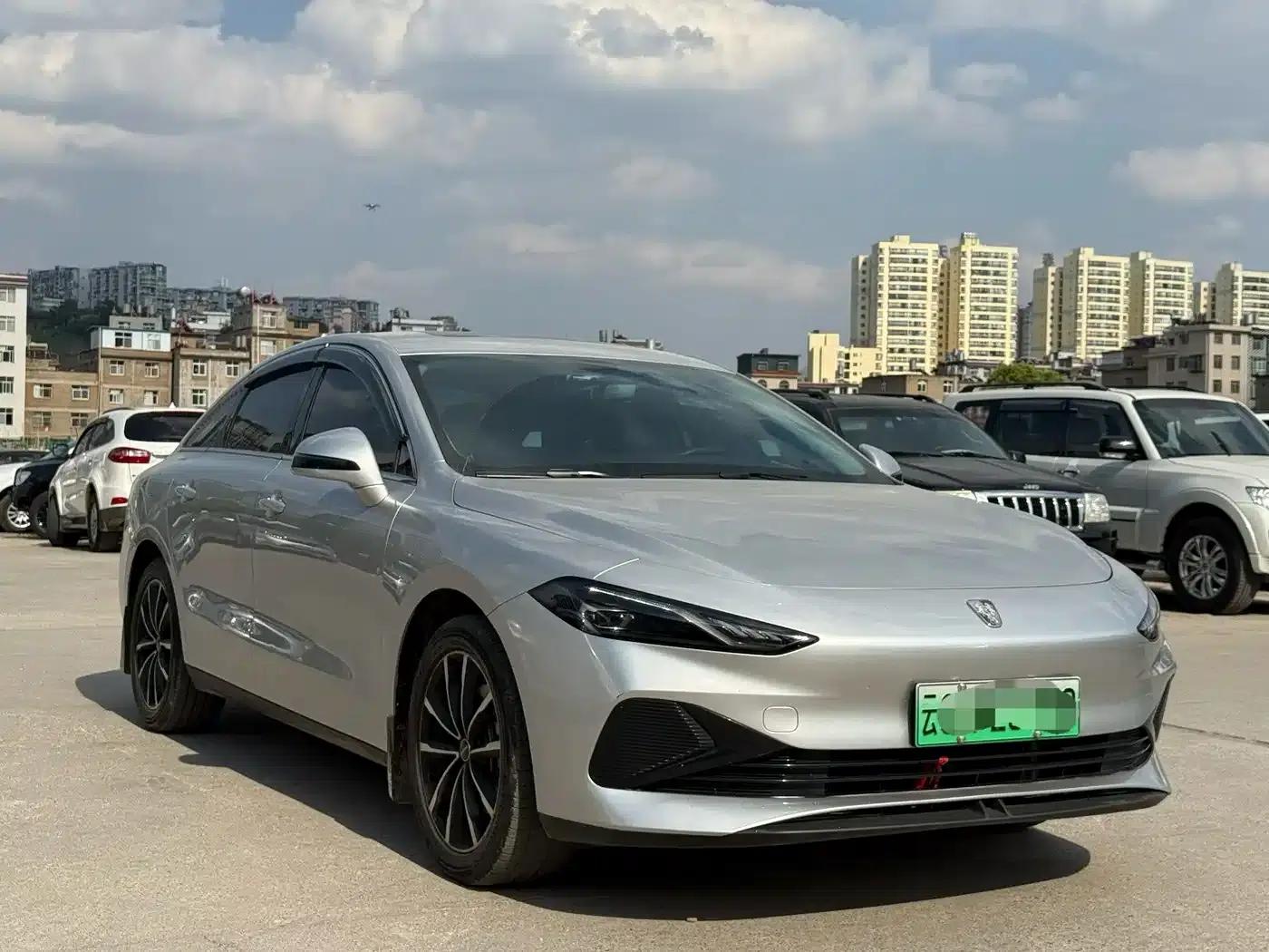 Roewe D7 2025 DMH 125km World Champion Edition — миниатюра 1