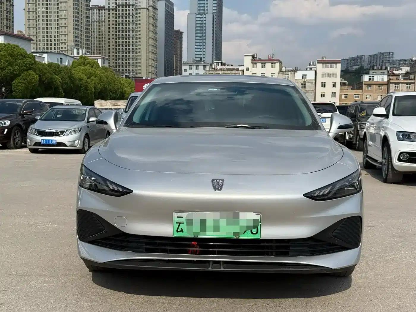 Roewe D7 2025 DMH 125km World Champion Edition — миниатюра 2