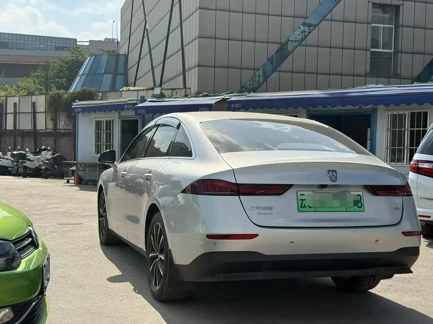 Roewe D7 2025 DMH 125km World Champion Edition — миниатюра 4