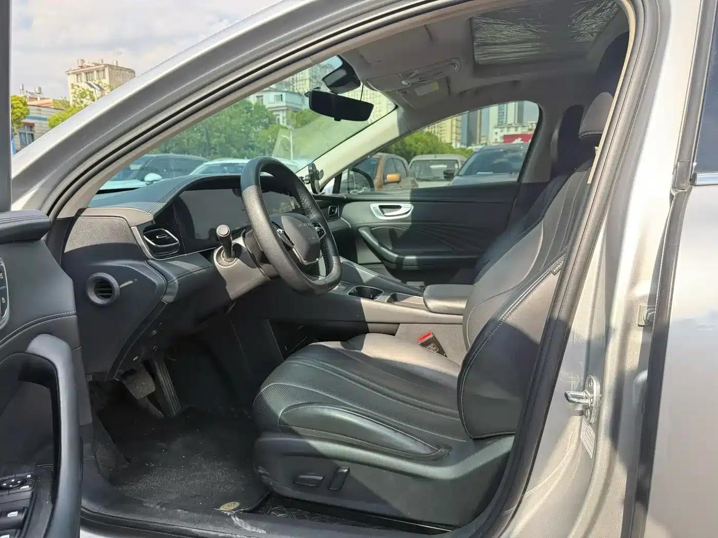 Roewe D7 2025 DMH 125km World Champion Edition — миниатюра 5