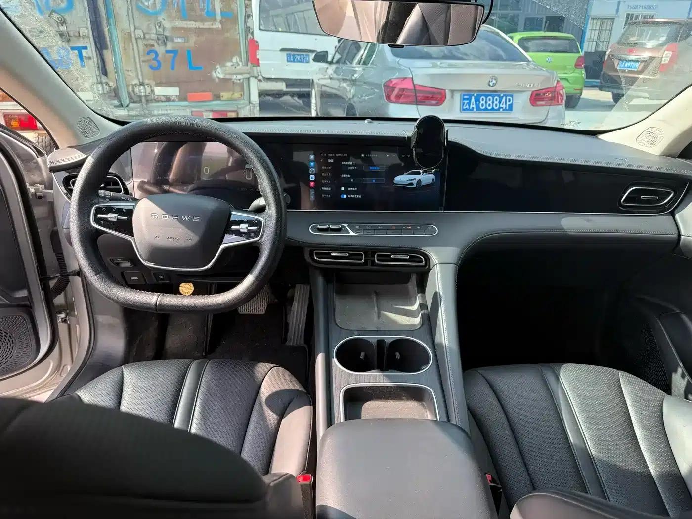 Roewe D7 2025 DMH 125km World Champion Edition — миниатюра 7
