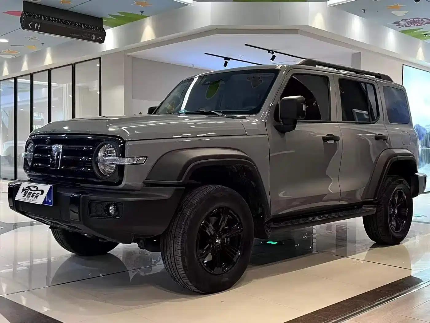 Tank 300 2025 Model 2.0T Gasoline Challenger — миниатюра 1