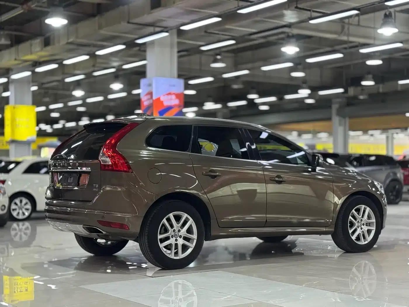 2017 Volvo XC60 T5 AWD Smart Edition — миниатюра 5