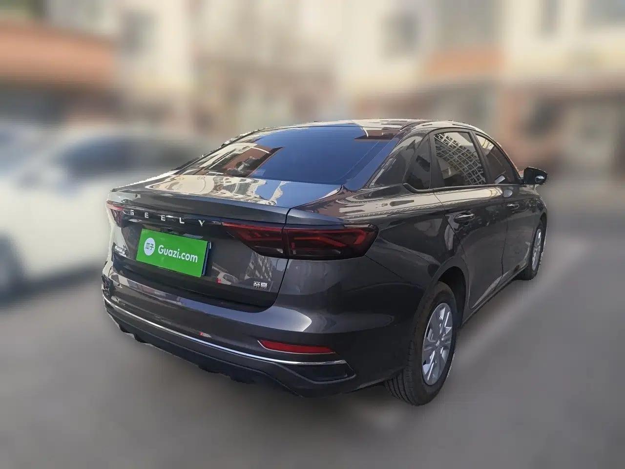 Geely Auto Emgrand 2025 4th Generation 1.5L Manual - Starry Edition — миниатюра 6