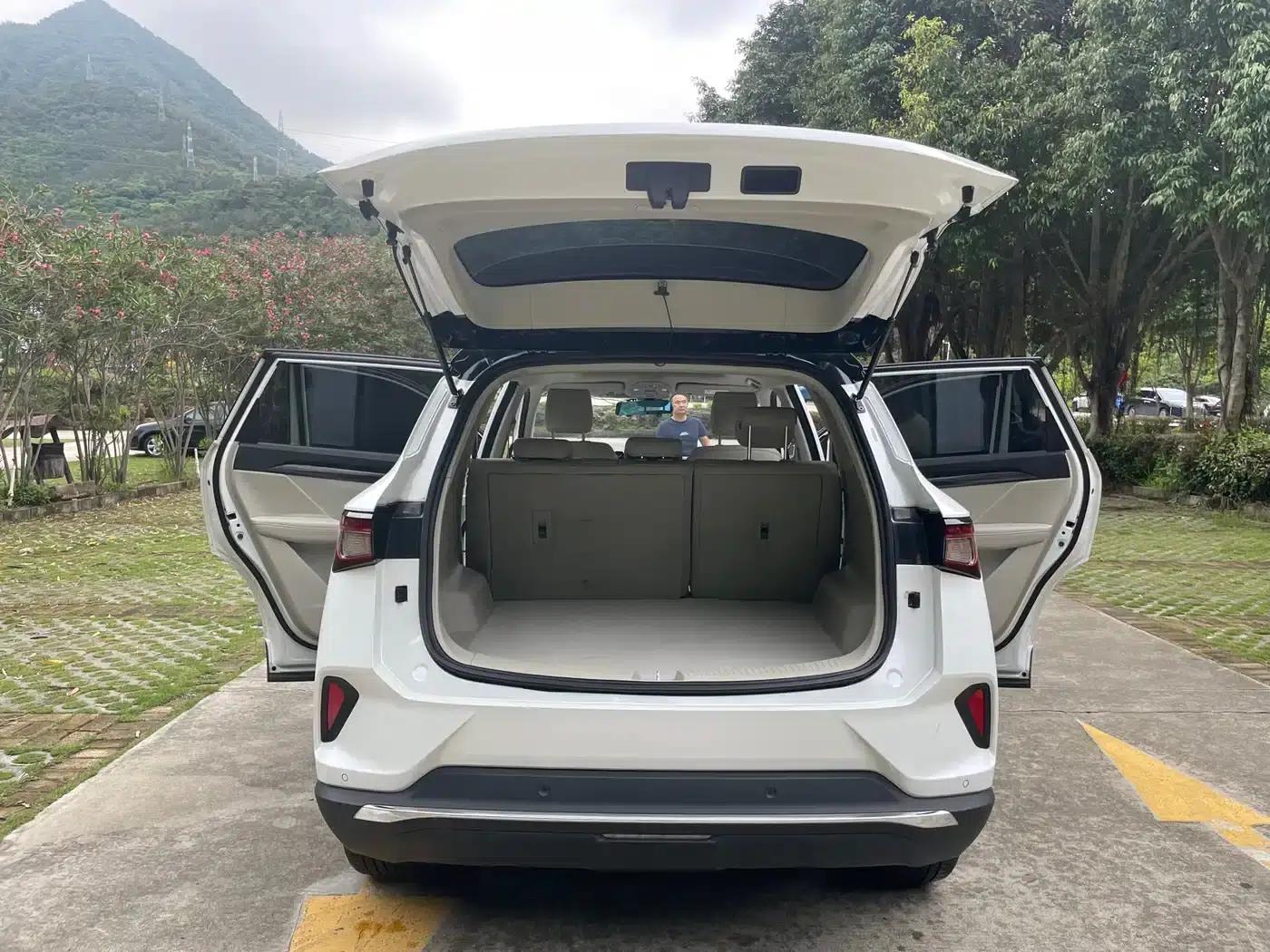 Wuling Xingchen 2021 1.5T CVT Star Edition — миниатюра 8