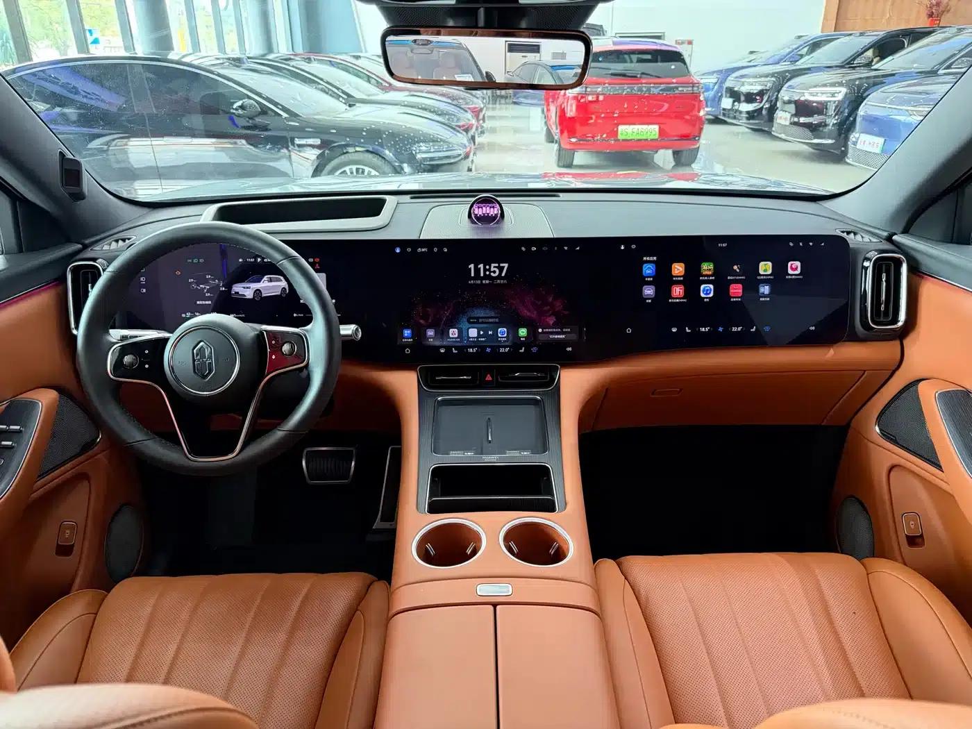 Wenjie M8 2025 Extended Range Ultra Edition 53.4kWh 5-Seat Version (192-line LiDAR) — миниатюра 15