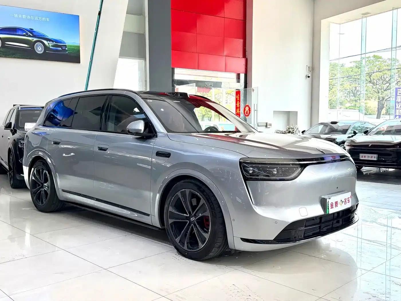 Wenjie M8 2025 Extended Range Ultra Edition 53.4kWh 5-Seat Version (192-line LiDAR) — миниатюра 3