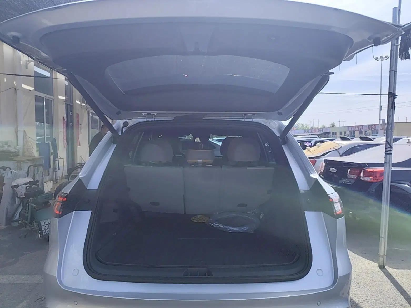 Geely Galaxy Xingjian 7 EM-i 2025 120km Flagship Edition — миниатюра 21