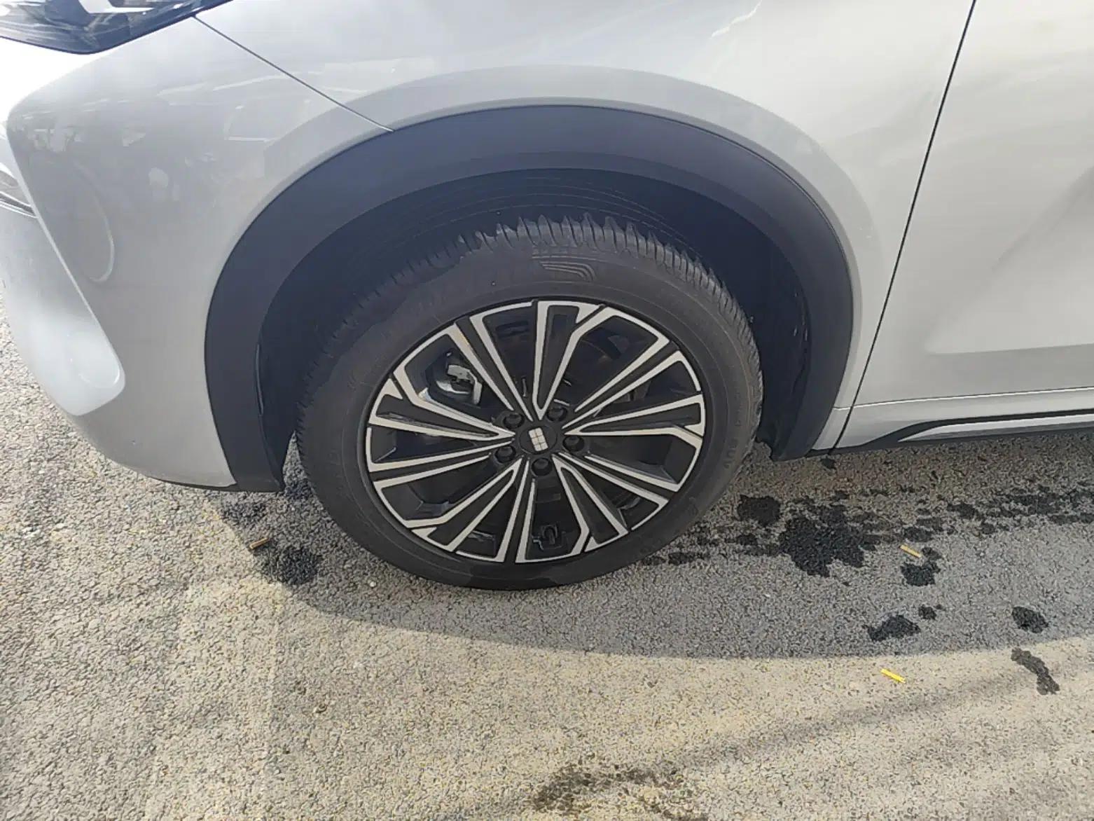 Geely Galaxy Xingjian 7 EM-i 2025 120km Flagship Edition — миниатюра 9