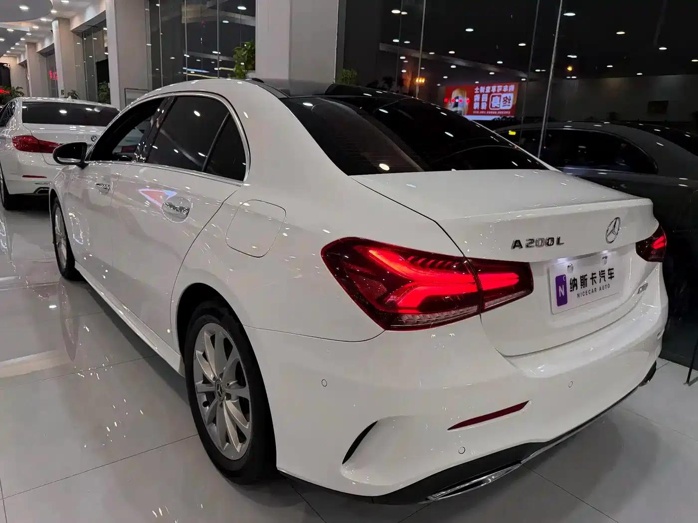 Mercedes-Benz A-Class 2022 A 200 L Sport Sedan Dynamic Edition — миниатюра 6