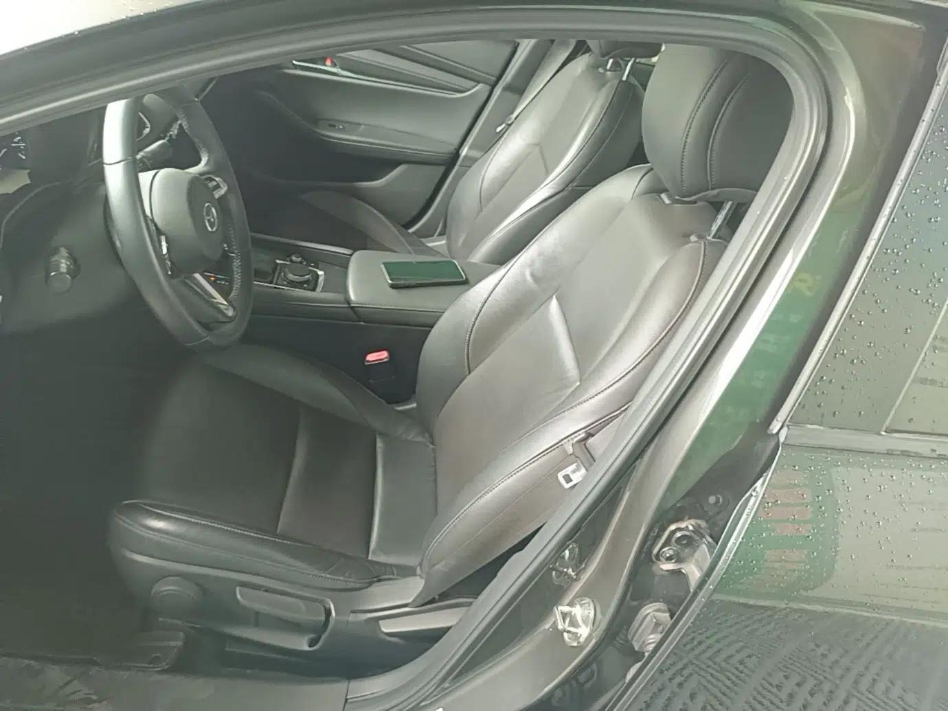 Mazda 3 Axela 2020 2.0L Automatic Zhiya Edition — миниатюра 17
