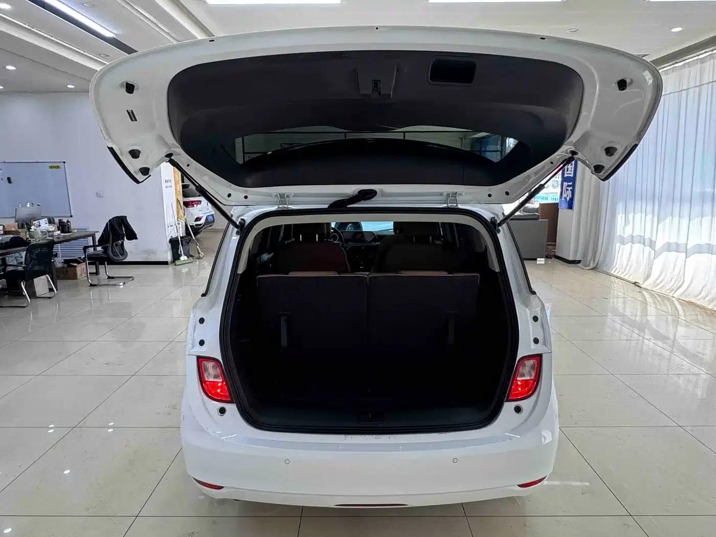 Buick GL6 2021 323T Mild Hybrid Connected Luxury Edition — миниатюра 20