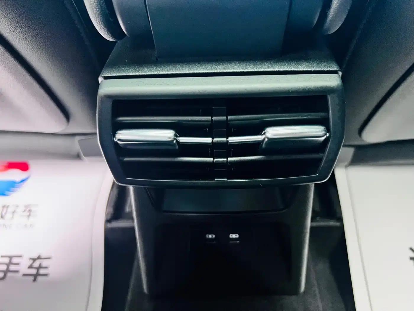 Audi A3 2023 Facelift Sportback 35 TFSI Fashion Sporty Model — миниатюра 21
