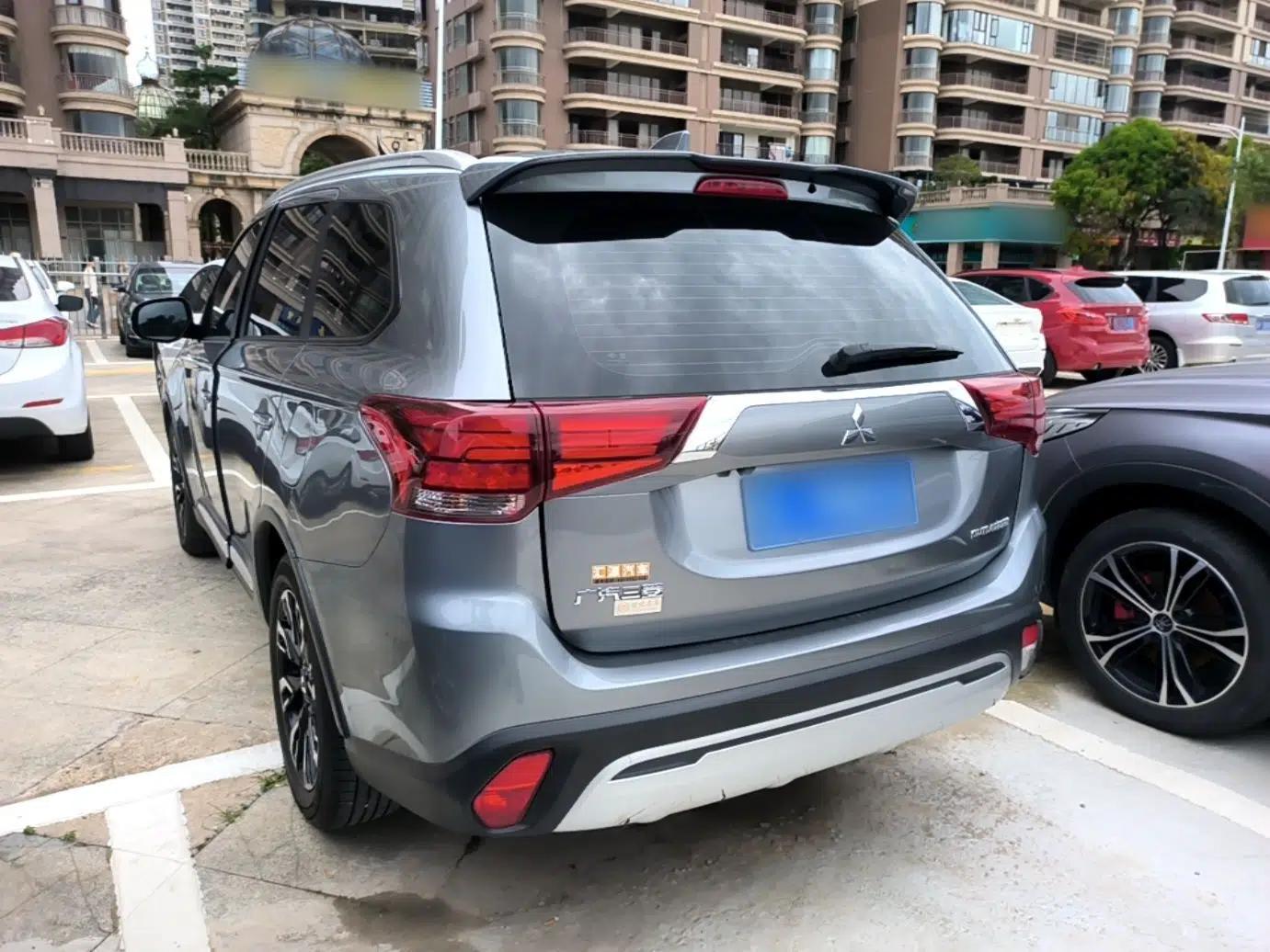 Mitsubishi Outlander 2020 2.0L Two-Wheel Drive Enjoyment Version 5 Seats — миниатюра 4