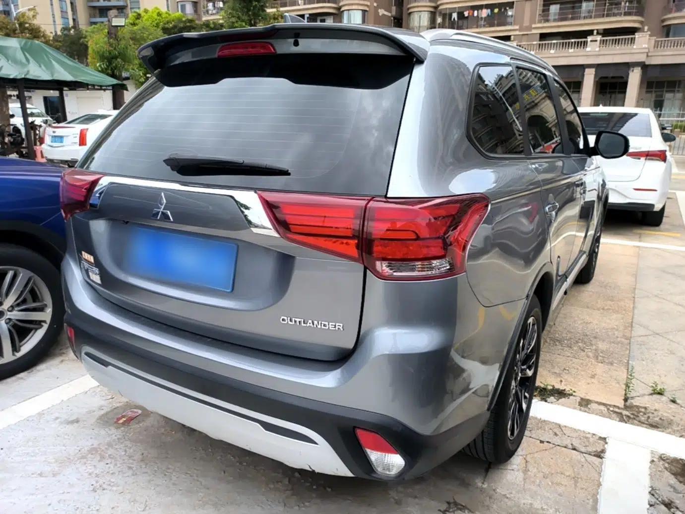 Mitsubishi Outlander 2020 2.0L Two-Wheel Drive Enjoyment Version 5 Seats — миниатюра 6