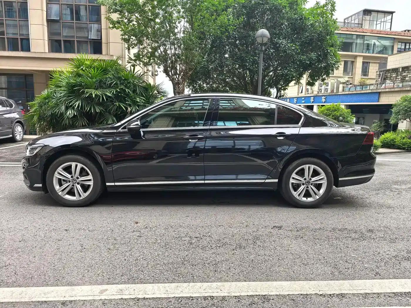 Volkswagen Magotan 2023 2 Millionth Unit Commemorative Edition 280TSI DSG Comfort Model — миниатюра 4