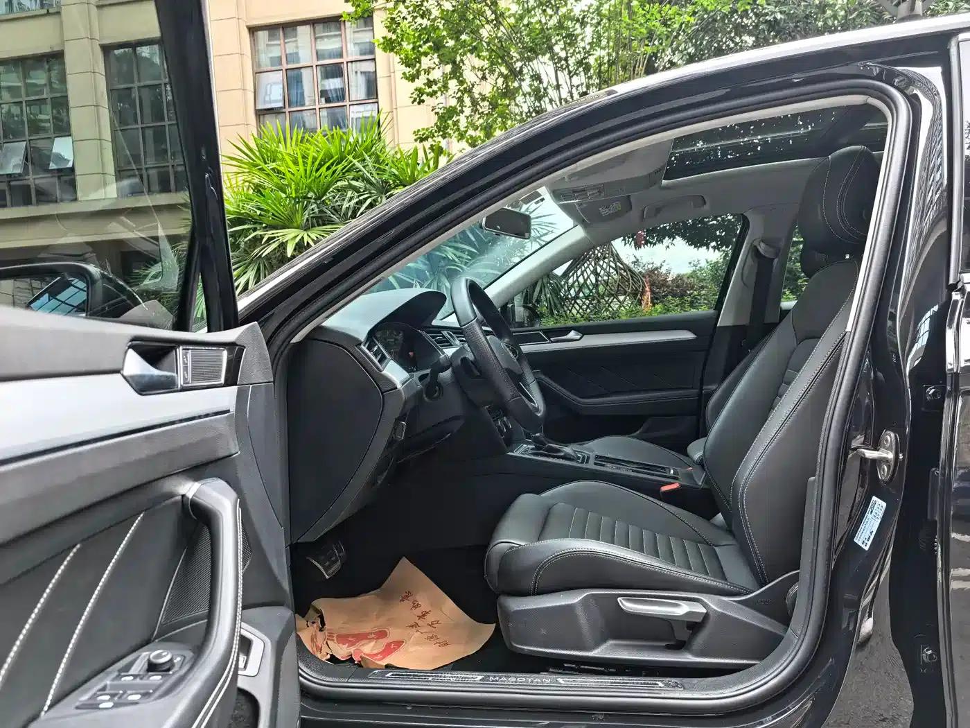 Volkswagen Magotan 2023 2 Millionth Unit Commemorative Edition 280TSI DSG Comfort Model — миниатюра 5
