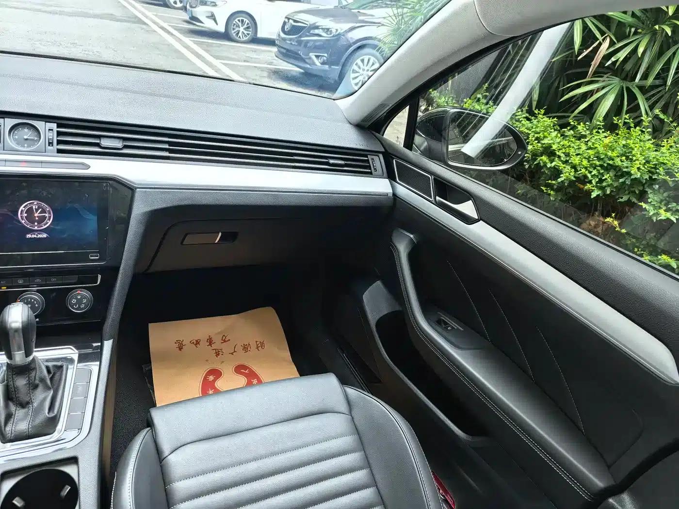 Volkswagen Magotan 2023 2 Millionth Unit Commemorative Edition 280TSI DSG Comfort Model — миниатюра 9