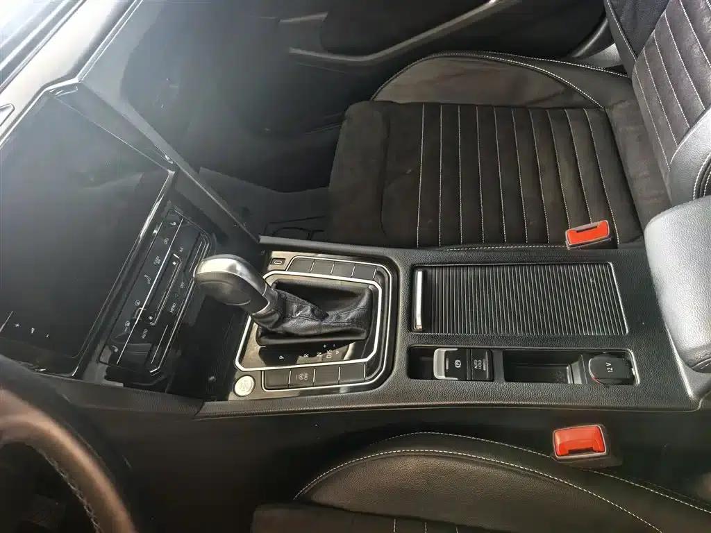 2020 Volkswagen Passat 330TSI DSG Luxury — миниатюра 14