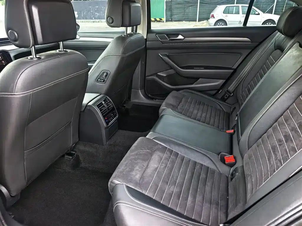 2020 Volkswagen Passat 330TSI DSG Luxury — миниатюра 10