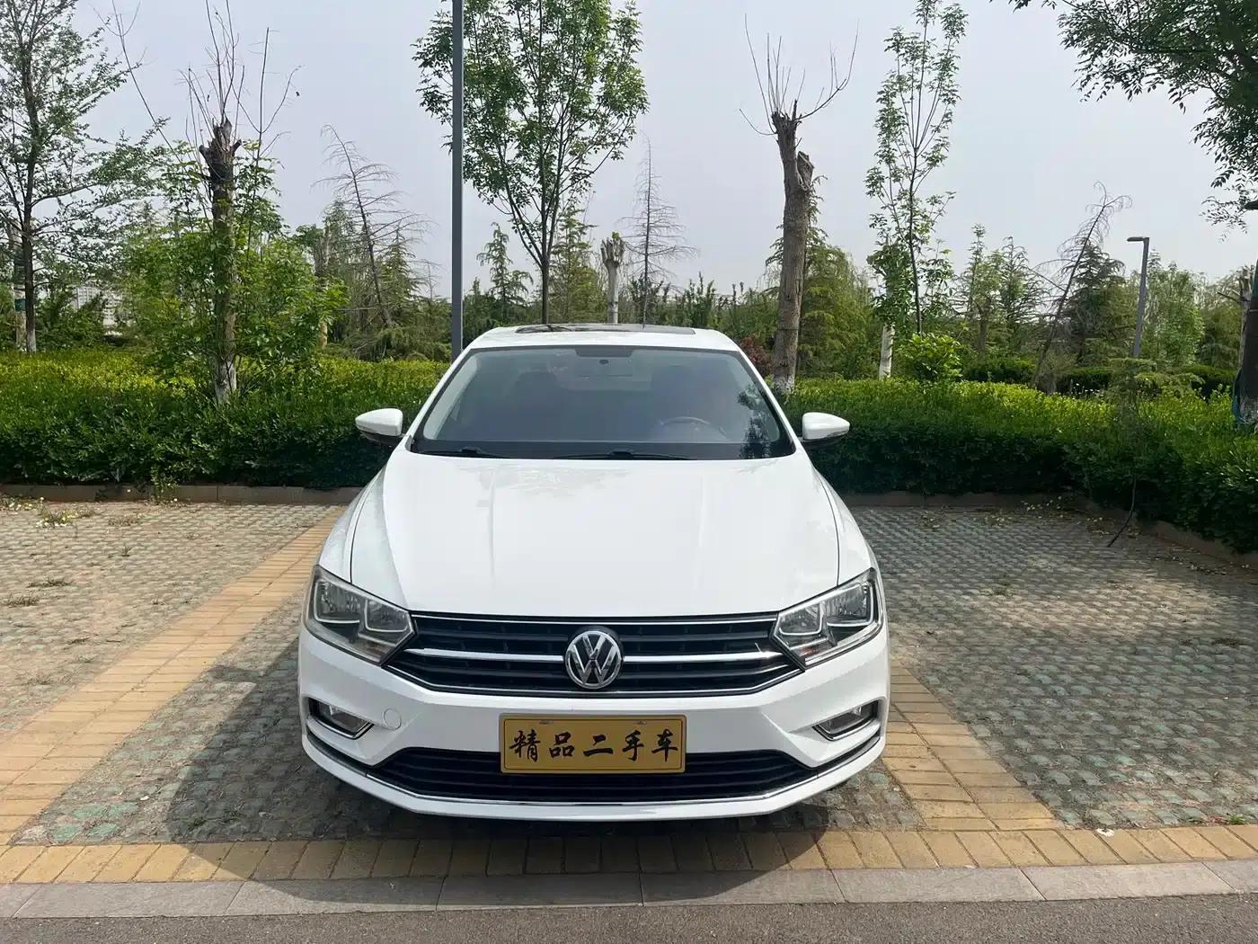 2016 Volkswagen Bora 1.6L Manual Comfort Model — миниатюра 1
