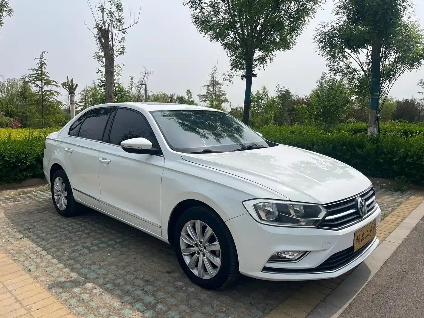 2016 Volkswagen Bora 1.6L Manual Comfort Model — миниатюра 3