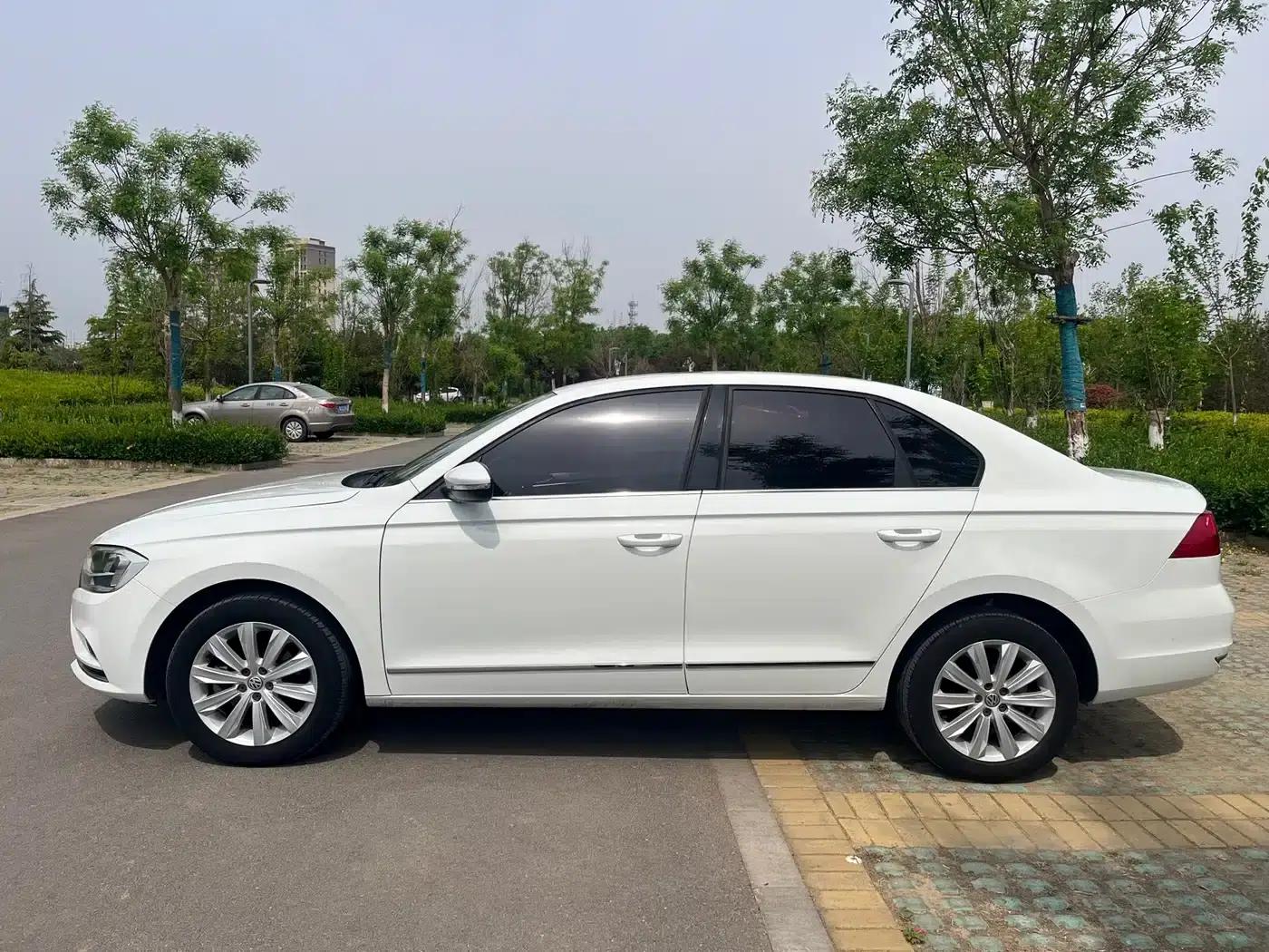 2016 Volkswagen Bora 1.6L Manual Comfort Model — миниатюра 9