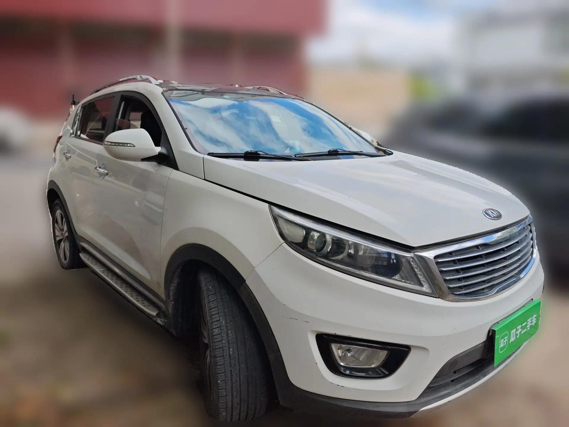 Kia Sportage R 2015 2.0L Automatic Two-Wheel Drive DLX Model — миниатюра 3