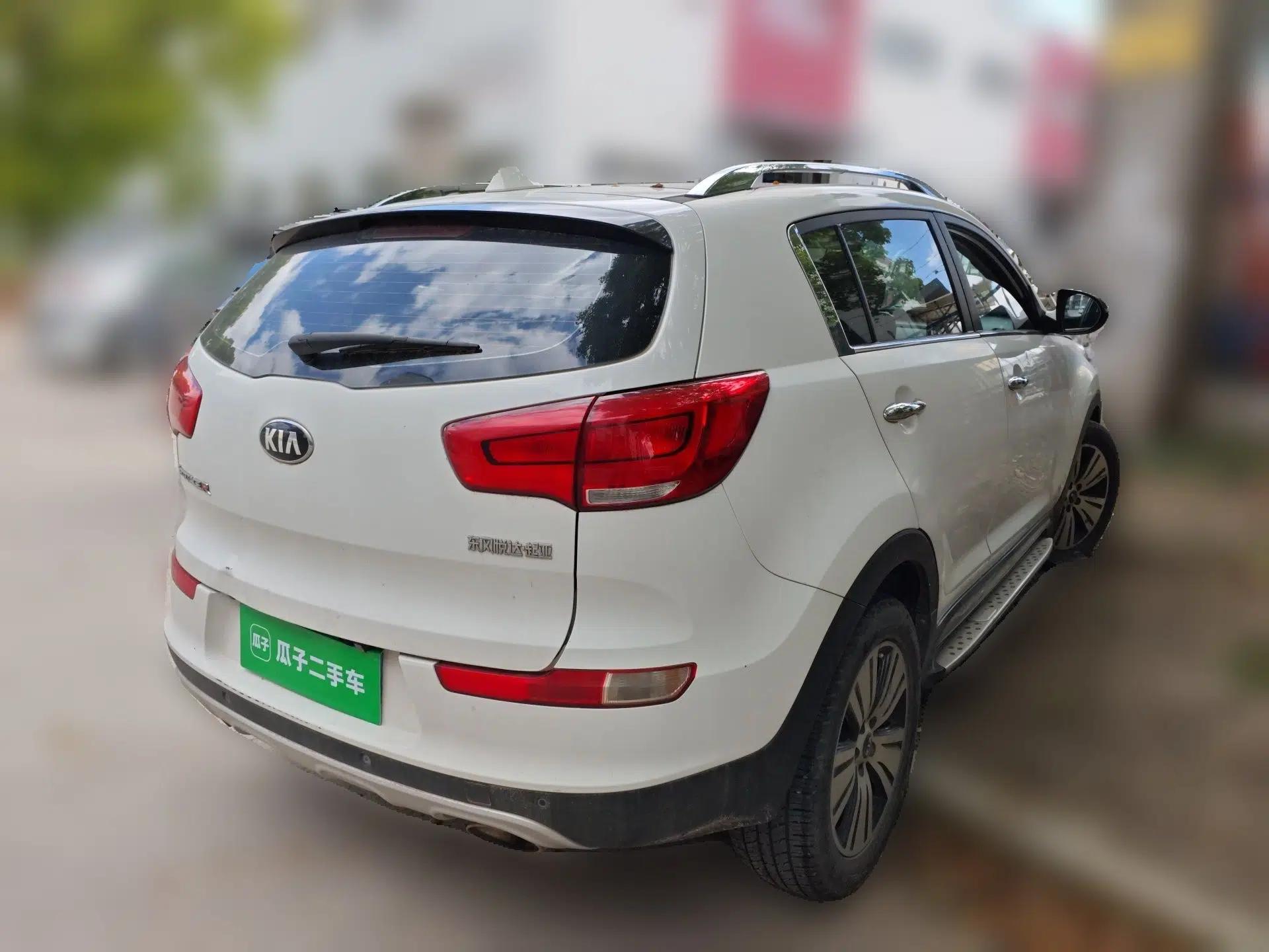 Kia Sportage R 2015 2.0L Automatic Two-Wheel Drive DLX Model — миниатюра 6