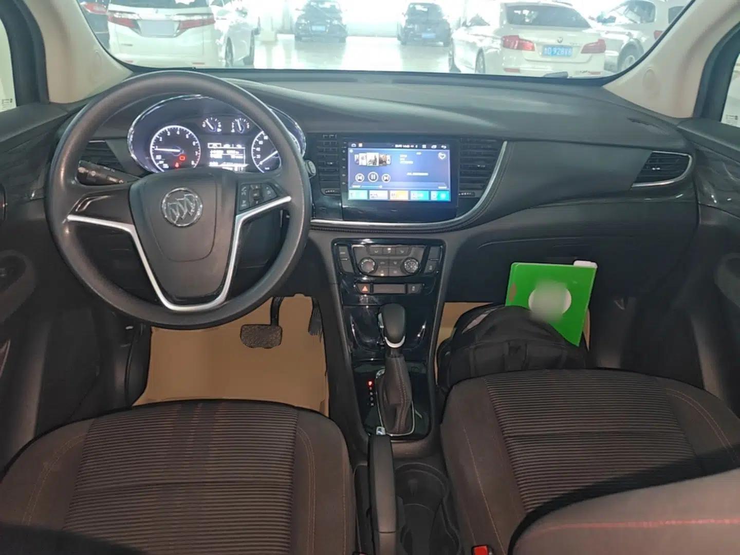 Buick Encore 2017 18T Automatic Two-Wheel Drive Urban Fashion Model — миниатюра 13