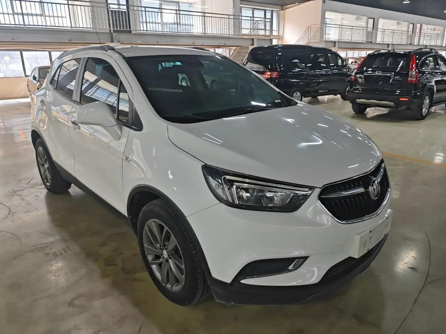 Buick Encore 2017 18T Automatic Two-Wheel Drive Urban Fashion Model — миниатюра 3