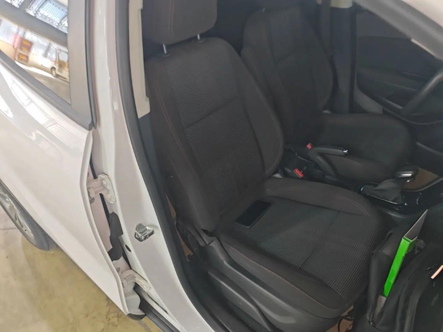 Buick Encore 2017 18T Automatic Two-Wheel Drive Urban Fashion Model — миниатюра 23