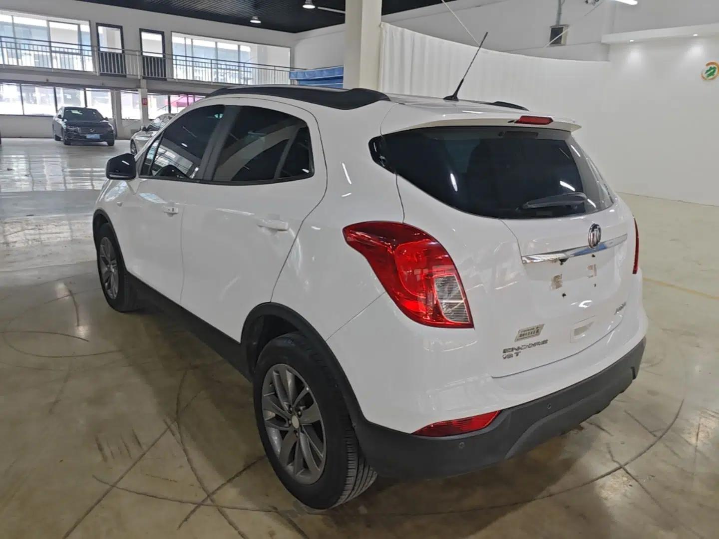 Buick Encore 2017 18T Automatic Two-Wheel Drive Urban Fashion Model — миниатюра 4