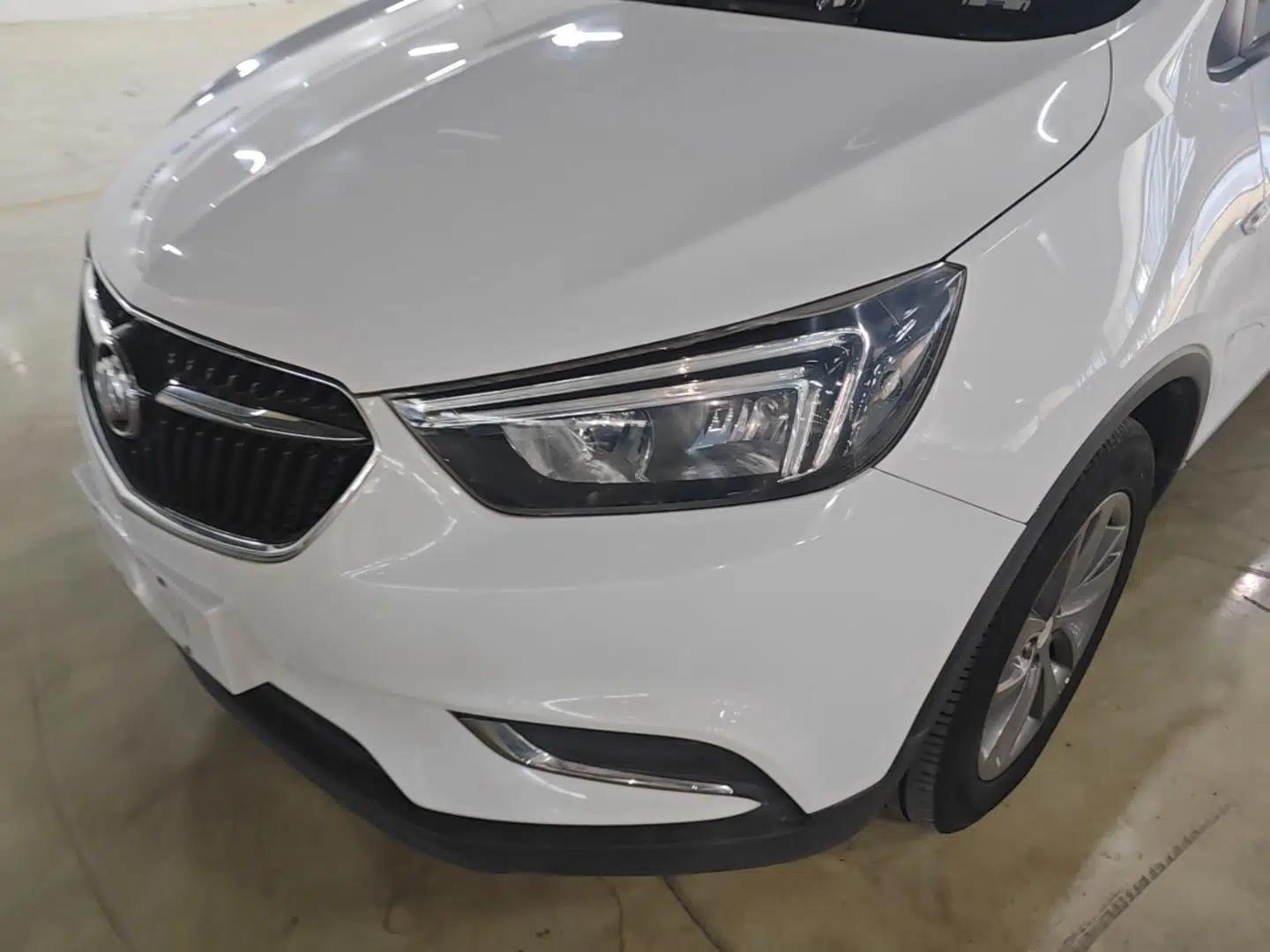 Buick Encore 2017 18T Automatic Two-Wheel Drive Urban Fashion Model — миниатюра 9