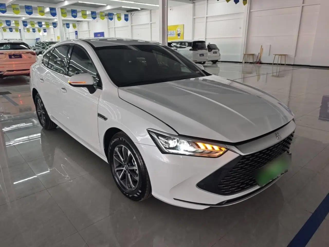 BYD Qin PLUS 2024 HONOR Edition DM-i 55KM Leading Model — миниатюра 3