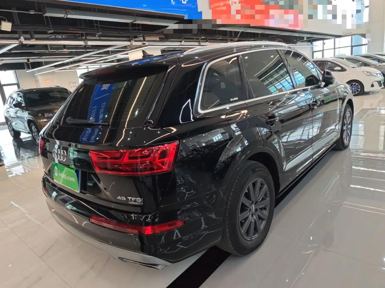 Audi Q7 2019 2.0T Standard Model Middle East — миниатюра 4